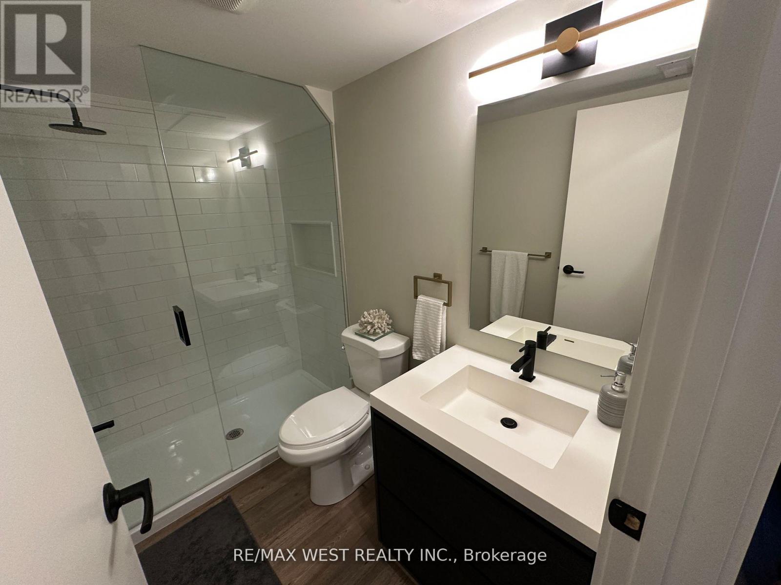 Lower - 176 Sammon Avenue, Toronto, Ontario  M4J 1Z2 - Photo 10 - E12981332