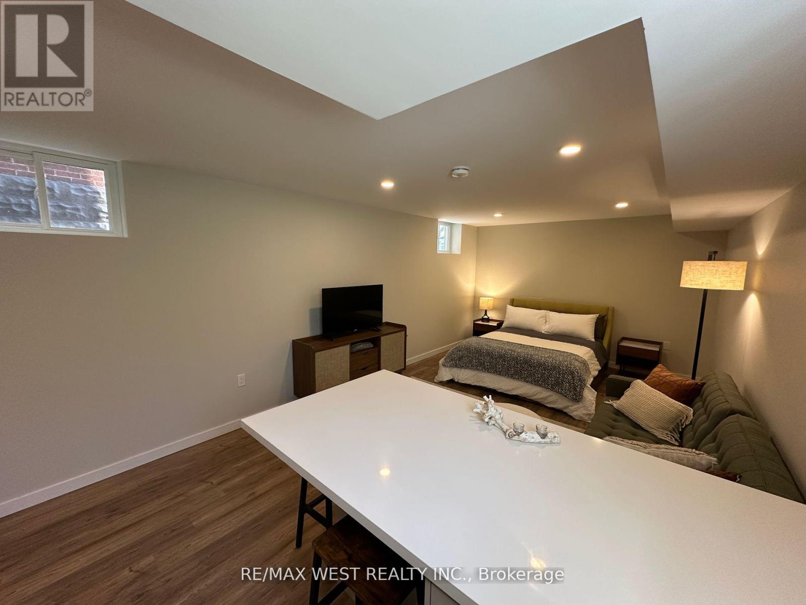 Lower - 176 Sammon Avenue, Toronto, Ontario  M4J 1Z2 - Photo 2 - E12981332