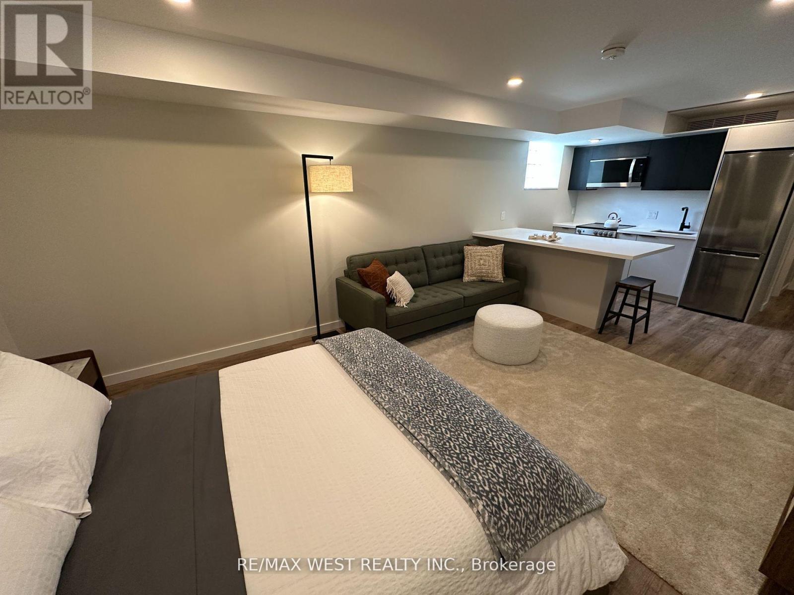 Lower - 176 Sammon Avenue, Toronto, Ontario  M4J 1Z2 - Photo 3 - E12981332