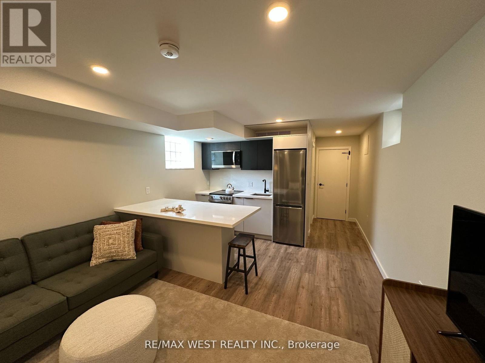 Lower - 176 Sammon Avenue, Toronto, Ontario  M4J 1Z2 - Photo 5 - E12981332