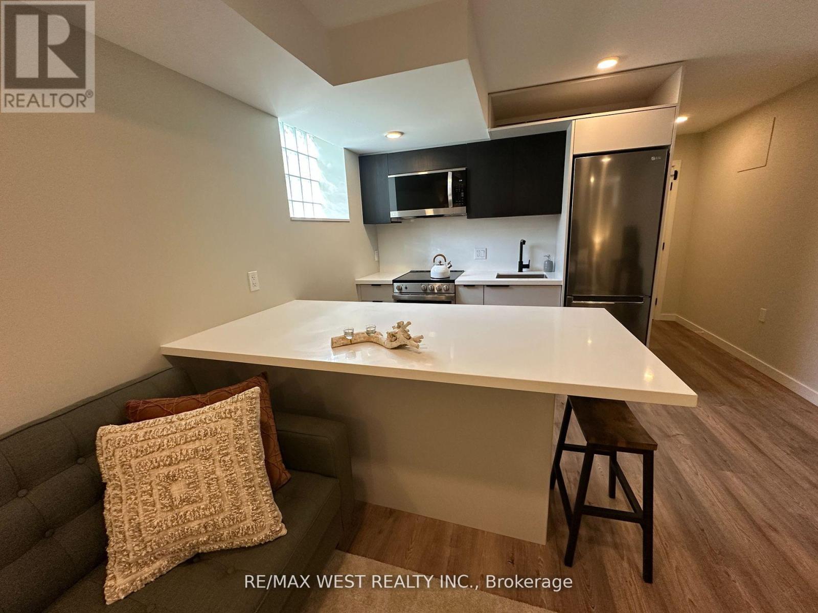 Lower - 176 Sammon Avenue, Toronto, Ontario  M4J 1Z2 - Photo 9 - E12981332