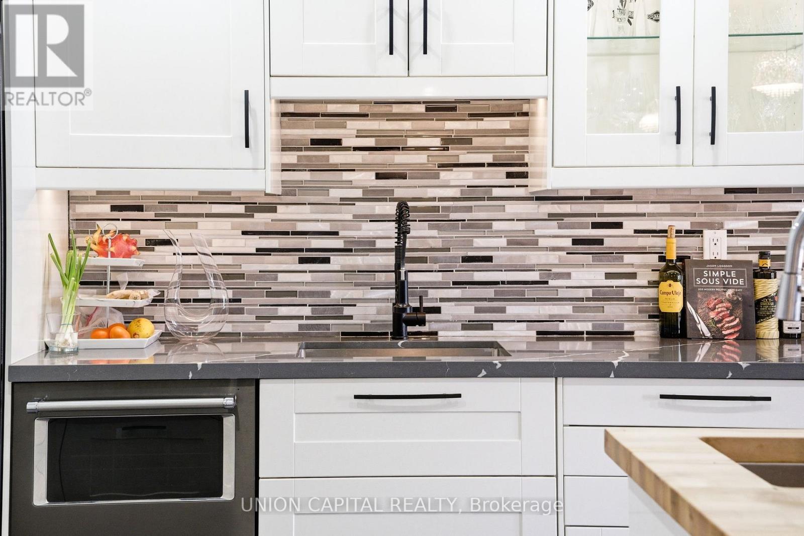 1934 Memory Lane, Pickering, Ontario  L1V 2V1 - Photo 7 - E12981392