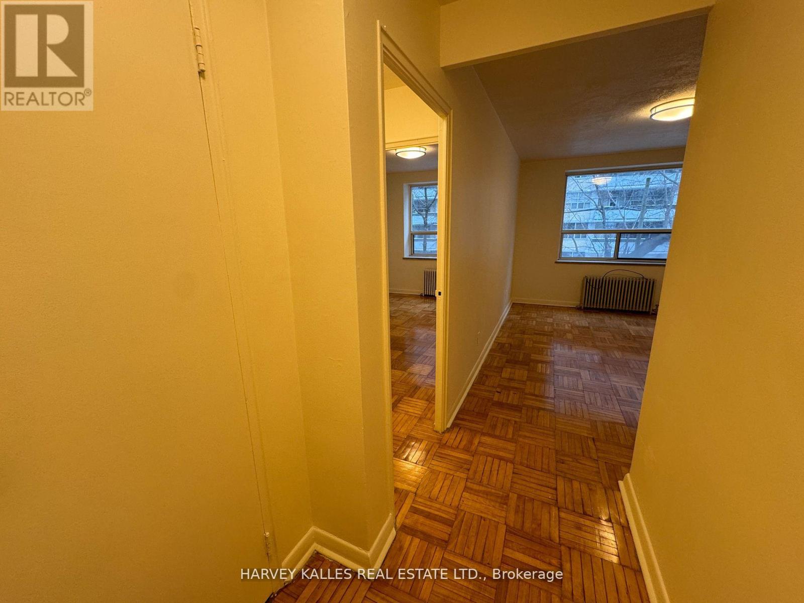 201 - 51 Gamble Avenue, Toronto, Ontario  M4K 2H4 - Photo 3 - E12981442