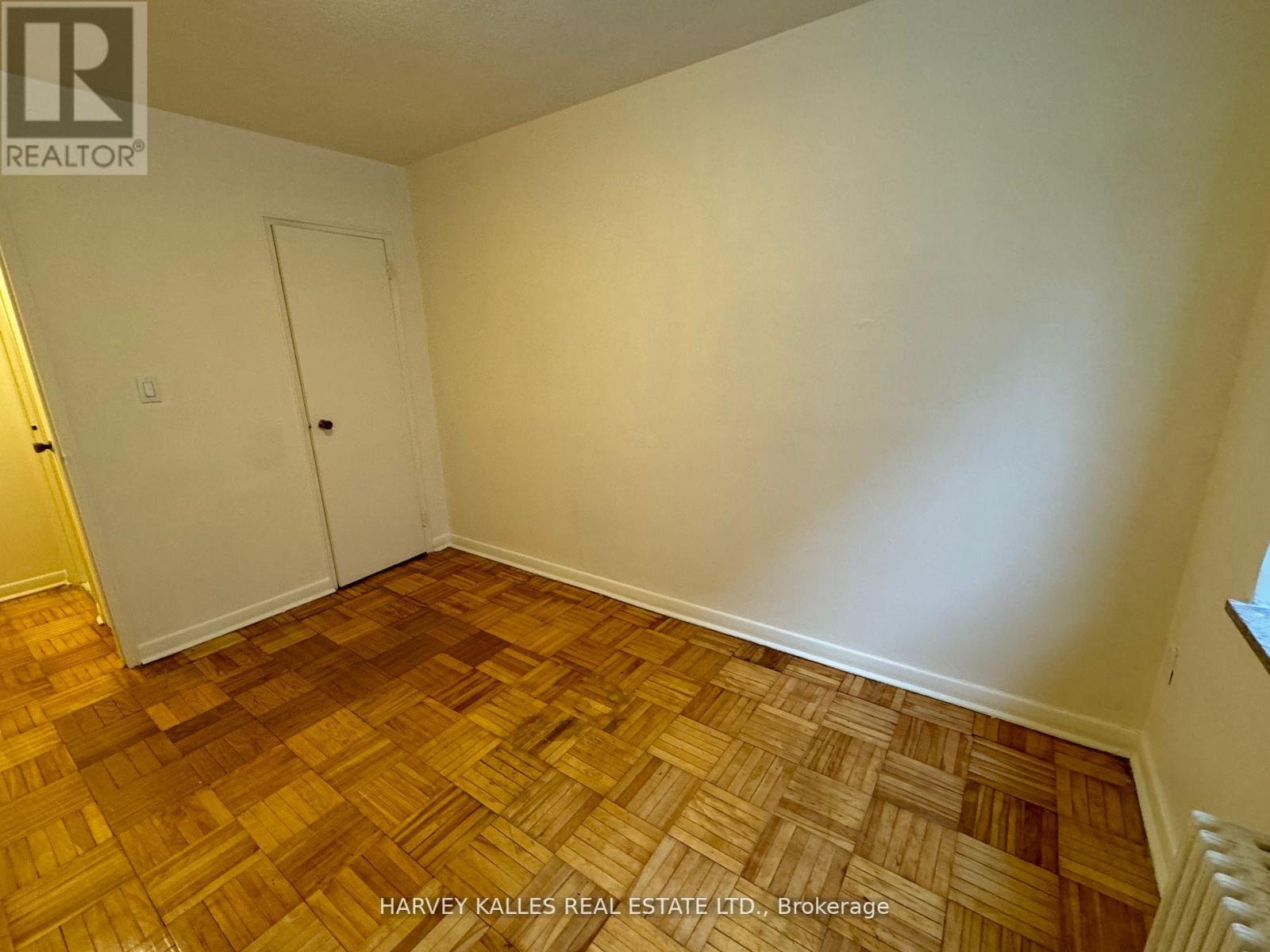 201 - 51 Gamble Avenue, Toronto, Ontario  M4K 2H4 - Photo 8 - E12981442