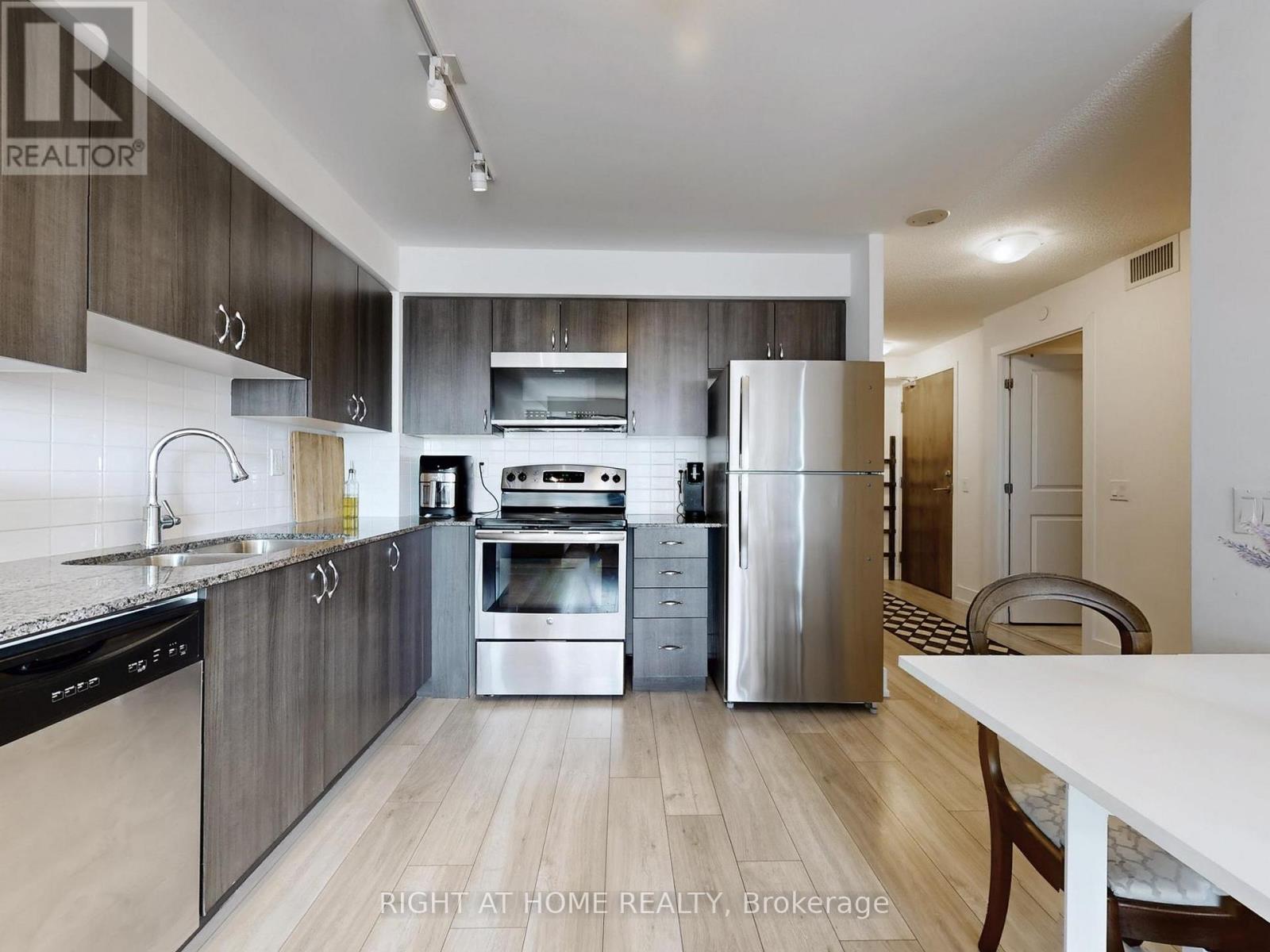 405 - 1215 Bayly Street, Pickering (Bay Ridges), Ontario  L1W 1L7 - Photo 20 - E12981450