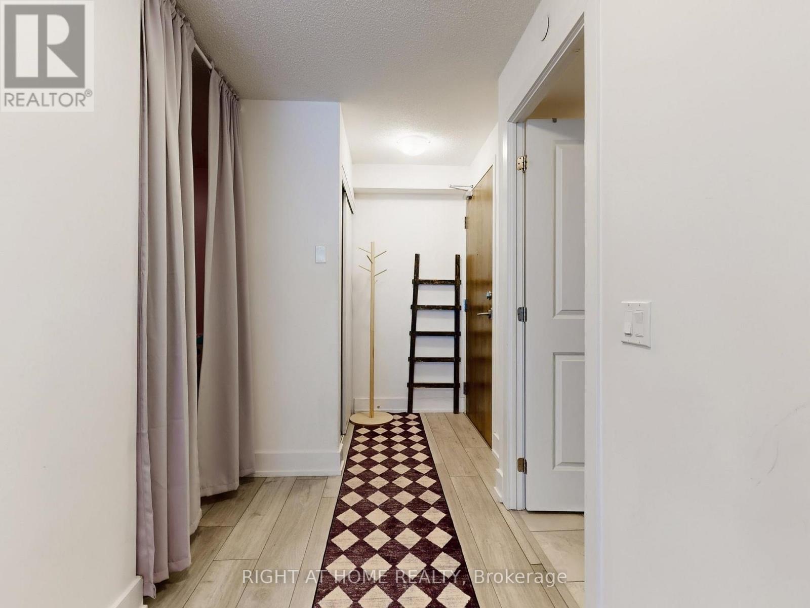 405 - 1215 Bayly Street, Pickering (Bay Ridges), Ontario  L1W 1L7 - Photo 32 - E12981450