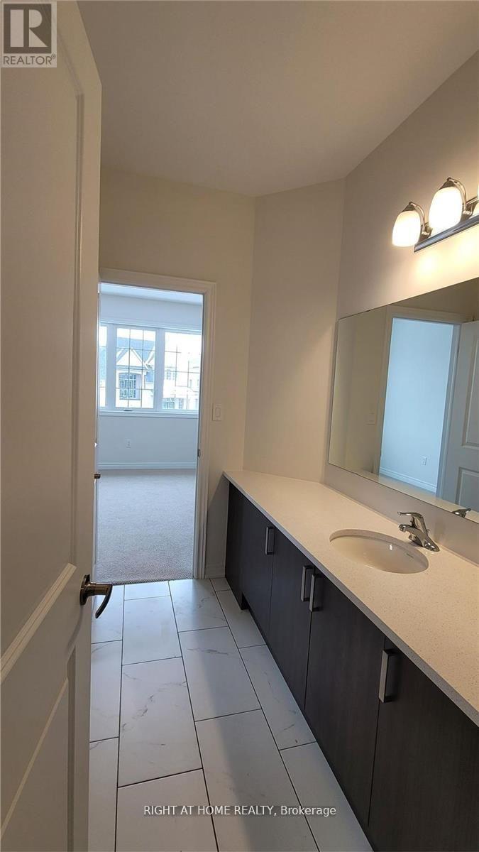 199 Miyako Court, Oshawa, Ontario  L1L 0R7 - Photo 11 - E12981484