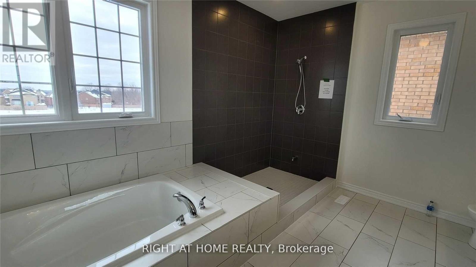 199 Miyako Court, Oshawa, Ontario  L1L 0R7 - Photo 15 - E12981484