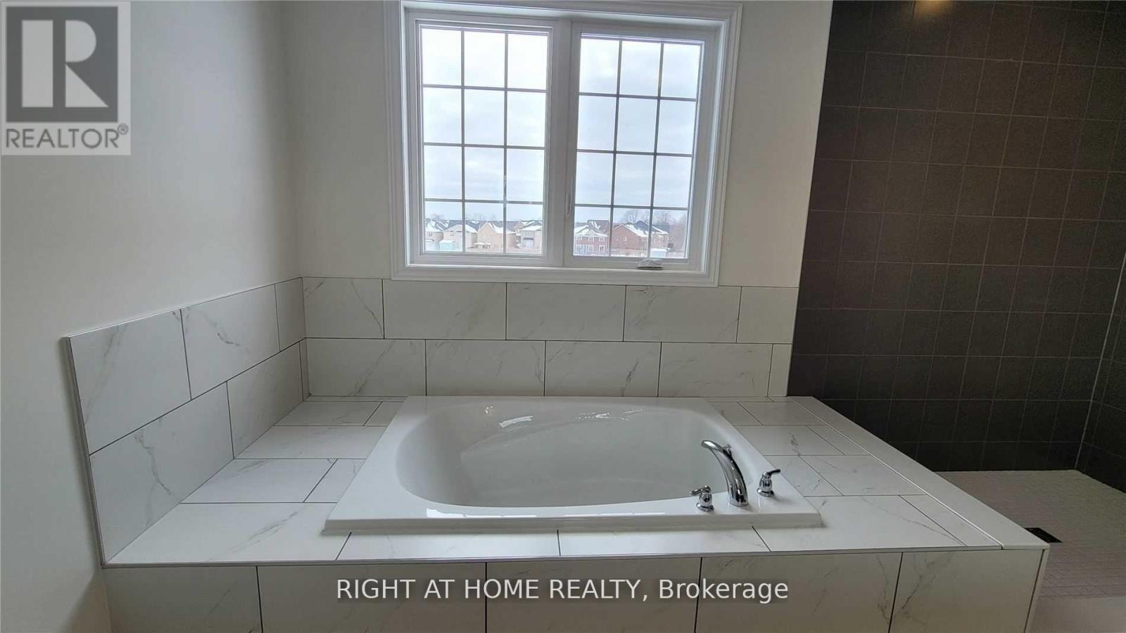 199 Miyako Court, Oshawa, Ontario  L1L 0R7 - Photo 16 - E12981484