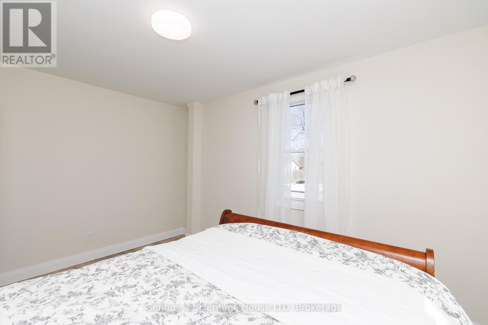 197 Murray Street, Fort Erie, Ontario  L2A 2B7 - Photo 14 - X12981312