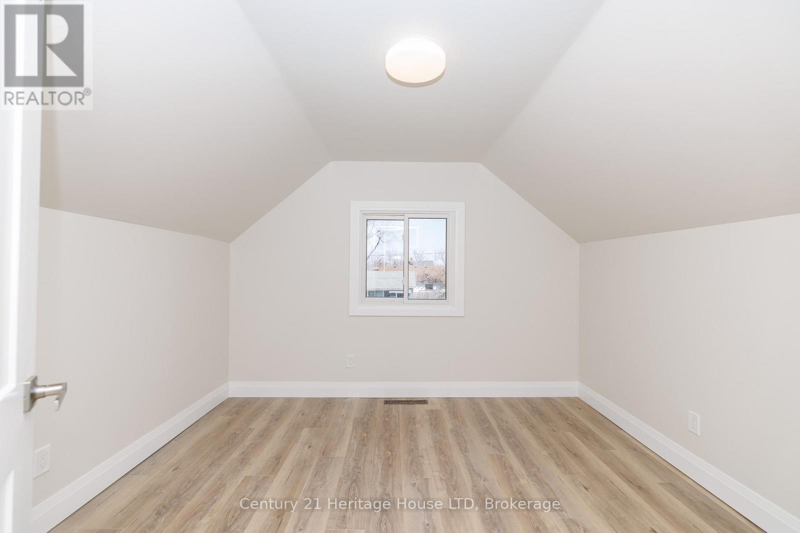 197 Murray Street, Fort Erie, Ontario  L2A 2B7 - Photo 17 - X12981312