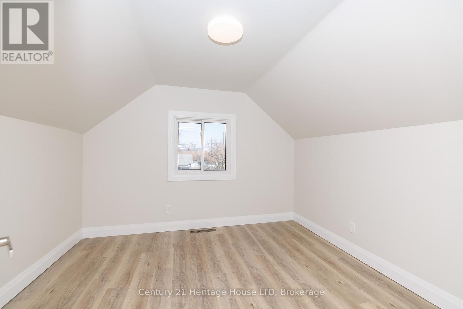 197 Murray Street, Fort Erie, Ontario  L2A 2B7 - Photo 20 - X12981312