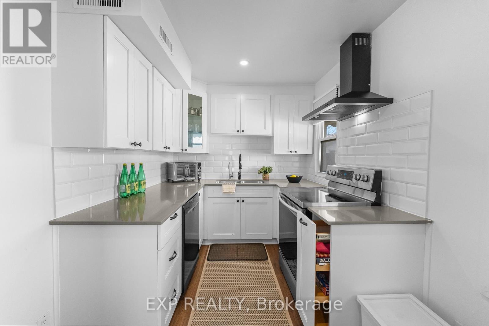 271 Crowland Avenue, Welland, Ontario  L3B 1X5 - Photo 5 - X12981508