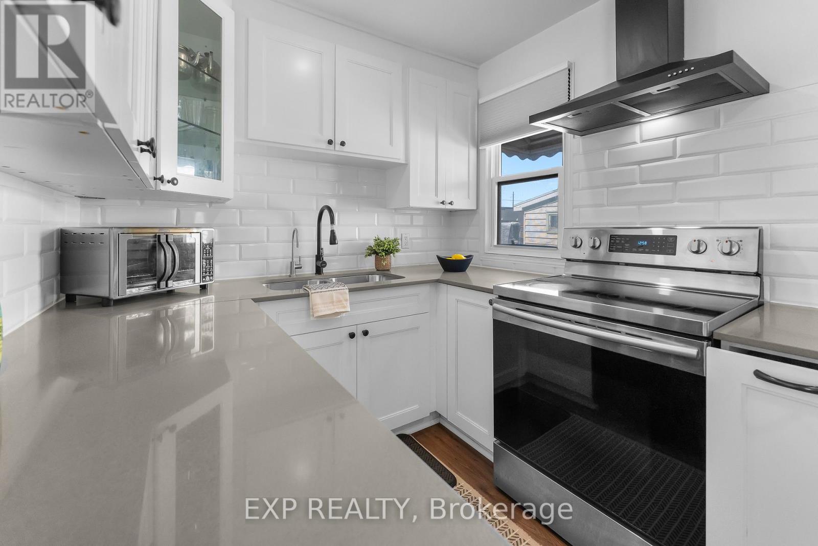 271 Crowland Avenue, Welland, Ontario  L3B 1X5 - Photo 6 - X12981508