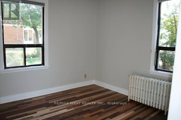 409 Woodbine Avenue, Toronto, Ontario  M4L 3P7 - Photo 18 - E12977514