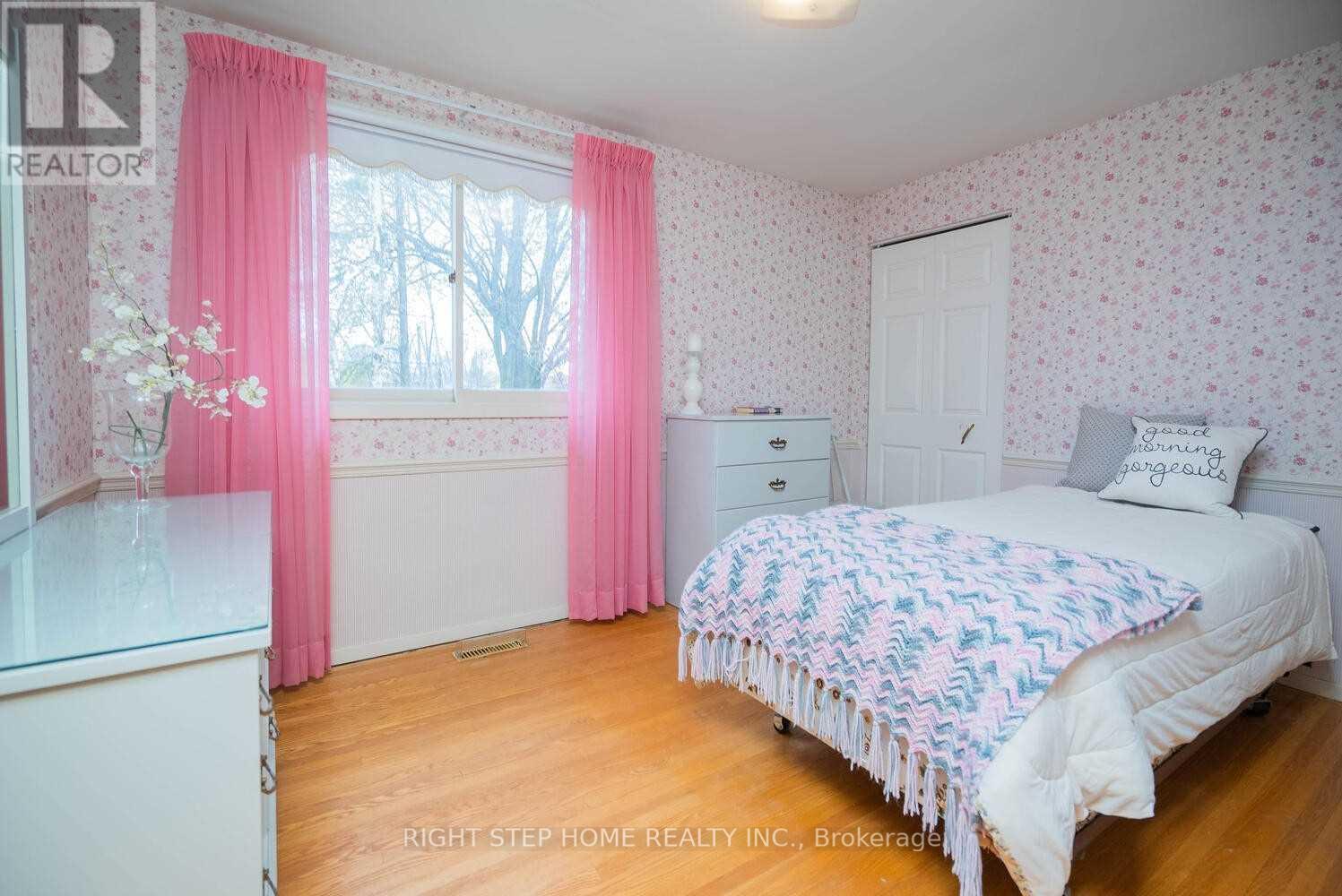 35 Dolly Varden Boulevard, Toronto, Ontario  M1H 2K2 - Photo 12 - E12978750