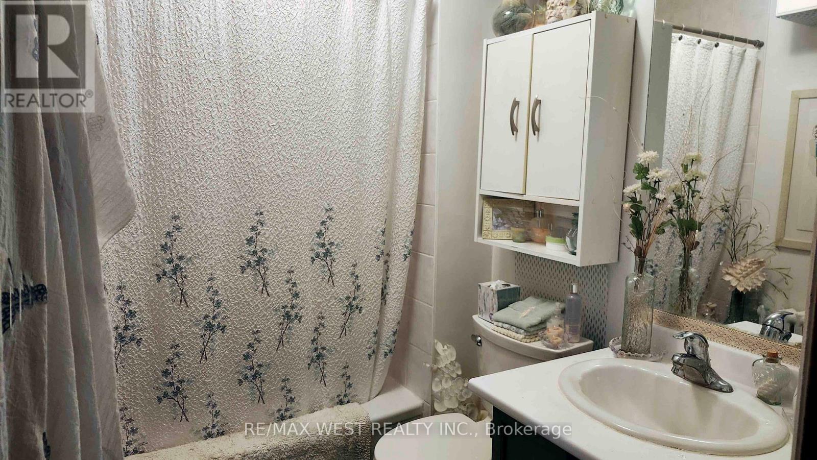 409 Woodbine Avenue, Toronto, Ontario  M4L 3P7 - Photo 14 - E12977514