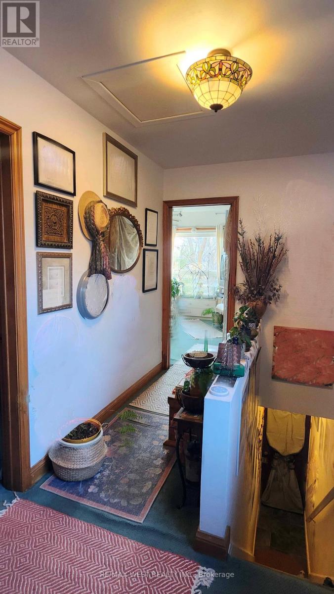 409 Woodbine Avenue, Toronto, Ontario  M4L 3P7 - Photo 8 - E12977514