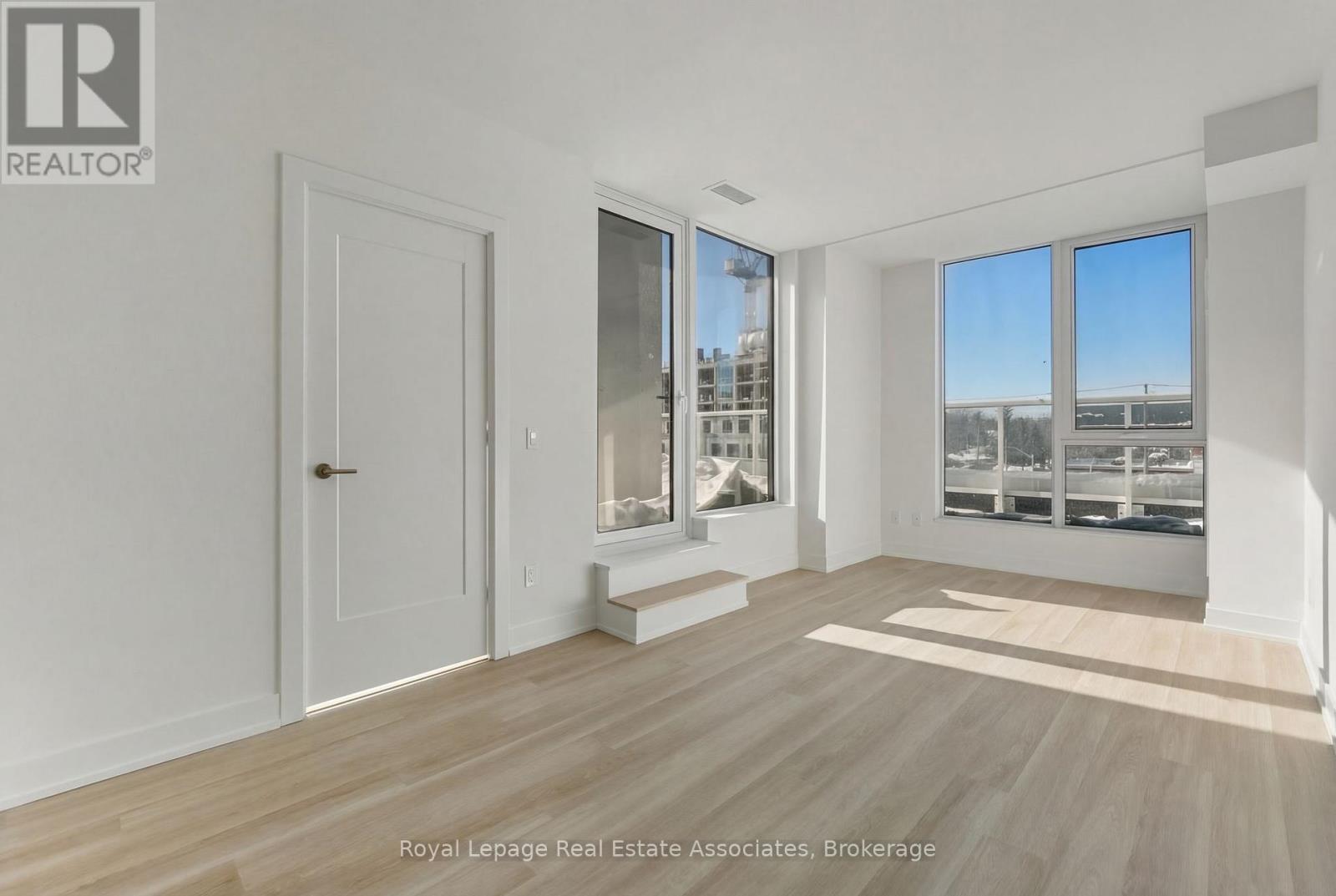 512 - 25 Cordova Avenue, Toronto, Ontario  M9A 0E5 - Photo 4 - W12977490