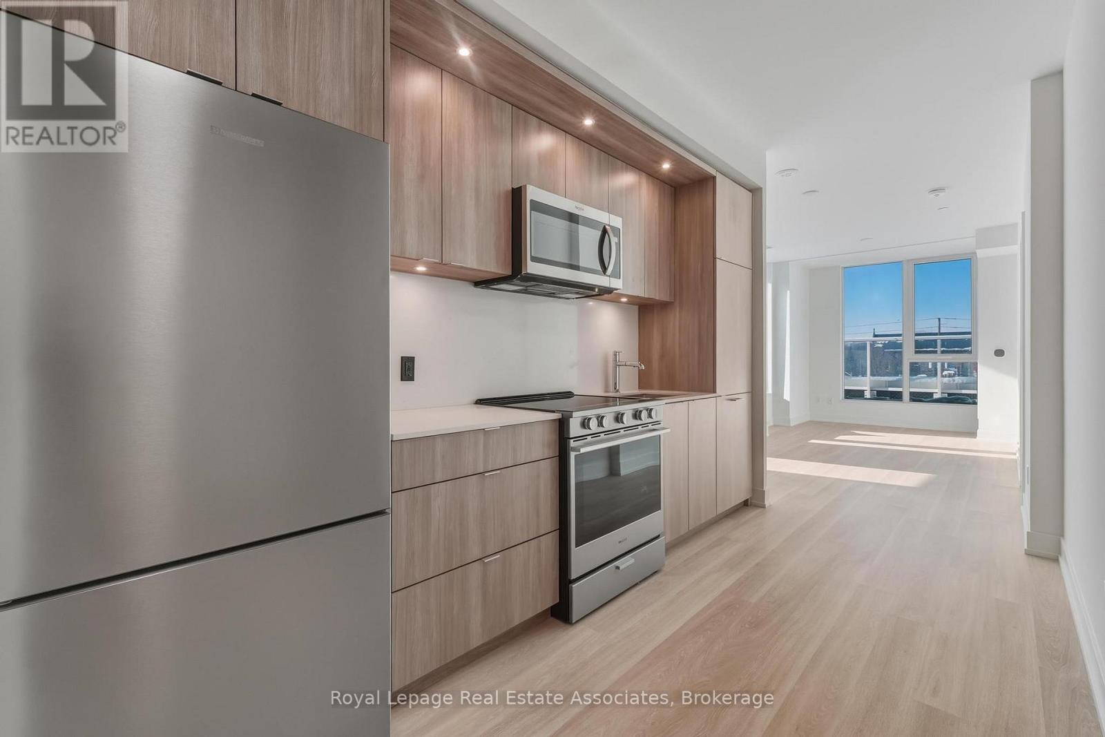 512 - 25 Cordova Avenue, Toronto, Ontario  M9A 0E5 - Photo 2 - W12977490