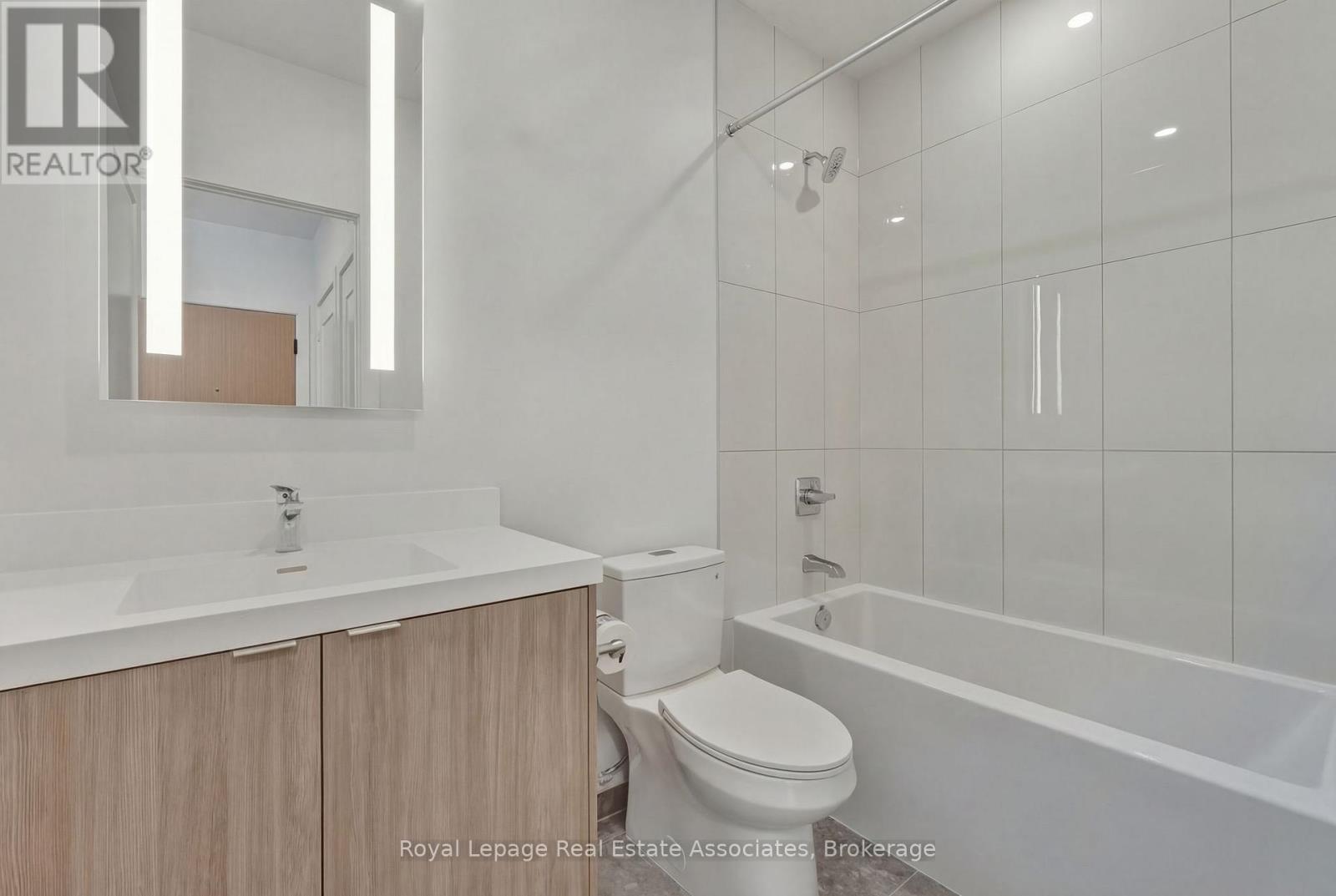 512 - 25 Cordova Avenue, Toronto, Ontario  M9A 0E5 - Photo 9 - W12977490