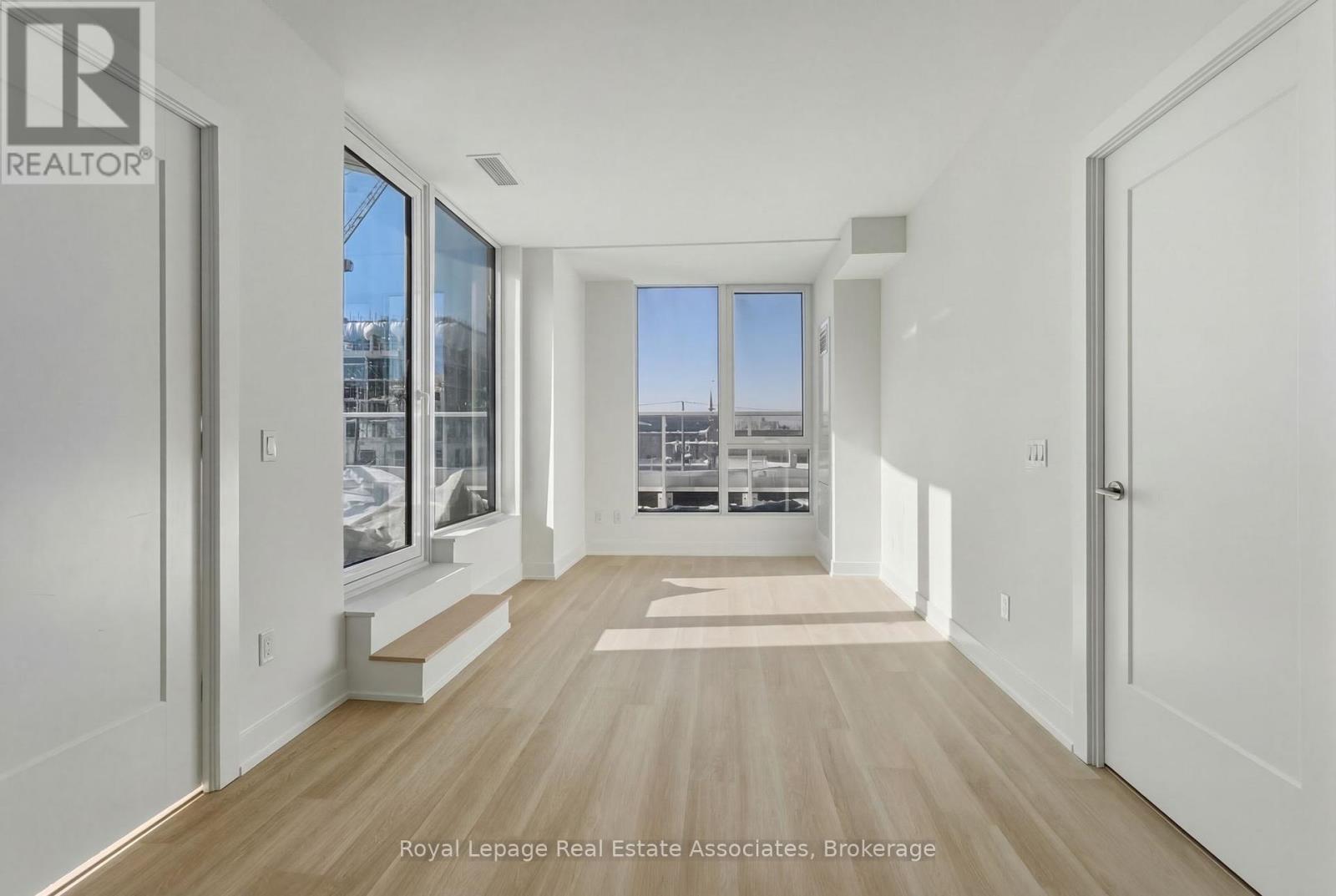 512 - 25 Cordova Avenue, Toronto, Ontario  M9A 0E5 - Photo 6 - W12977490