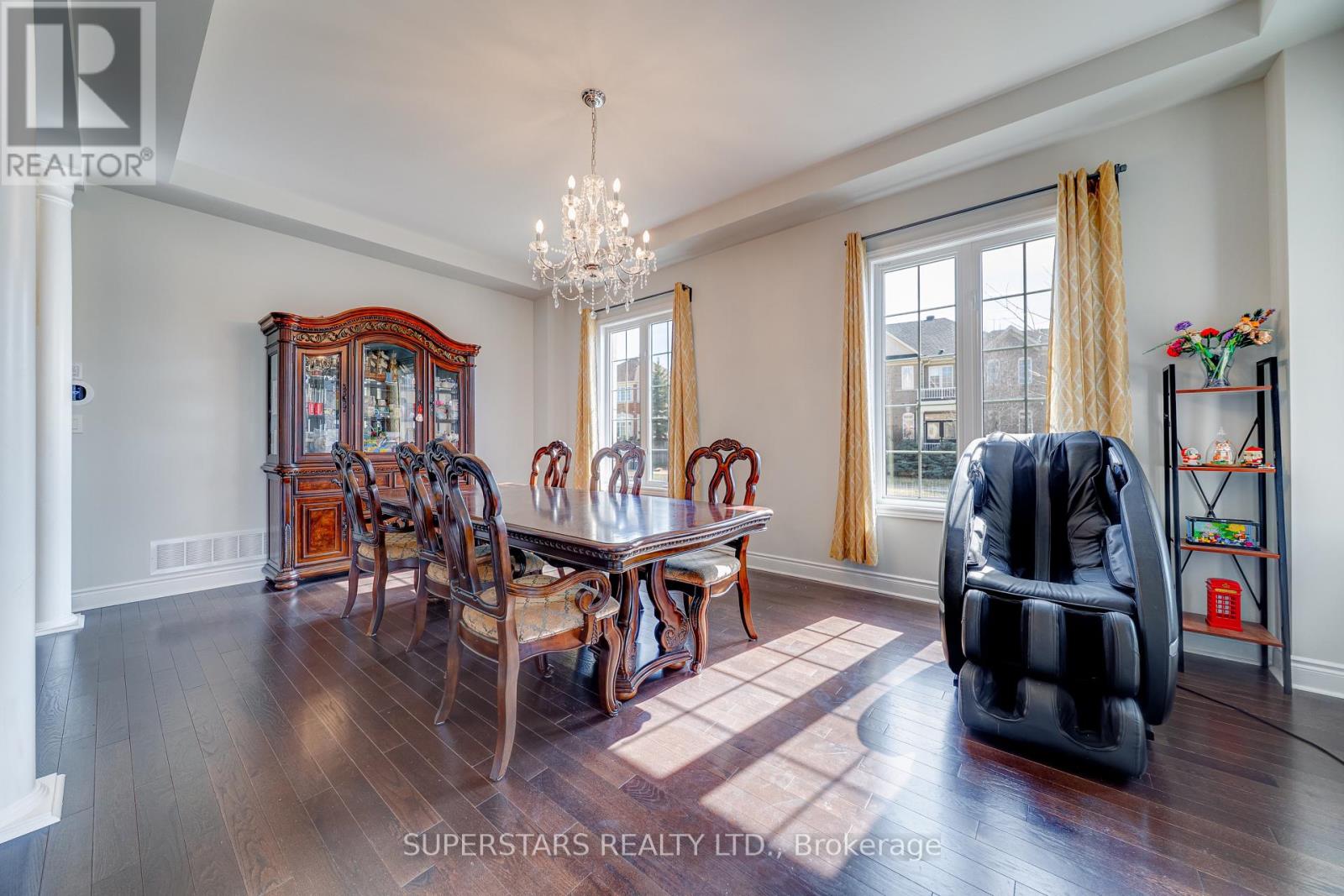 1070 Wilbur Pipher Circle, Newmarket, Ontario  L3X 3H7 - Photo 13 - N12981476