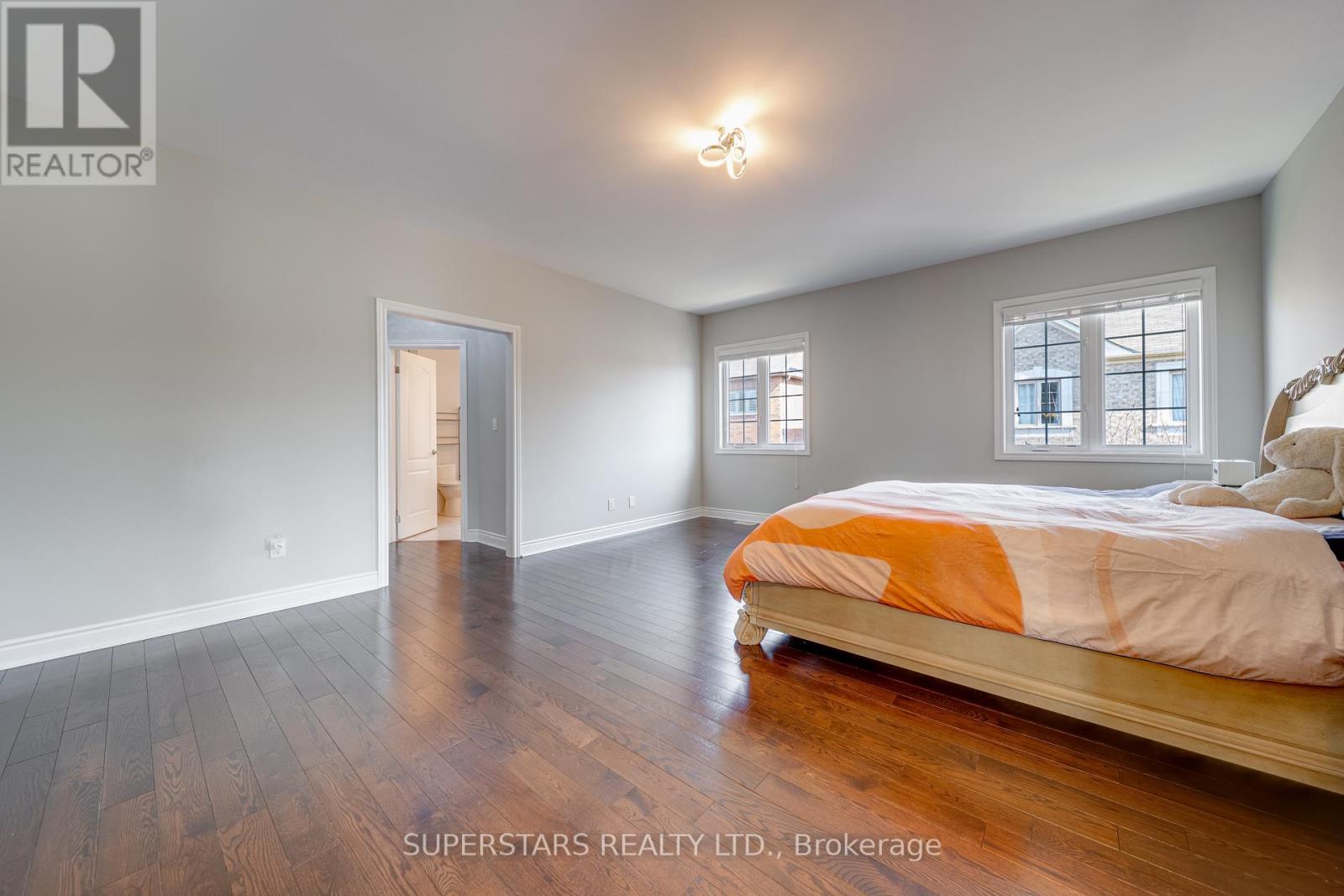 1070 Wilbur Pipher Circle, Newmarket, Ontario  L3X 3H7 - Photo 21 - N12981476