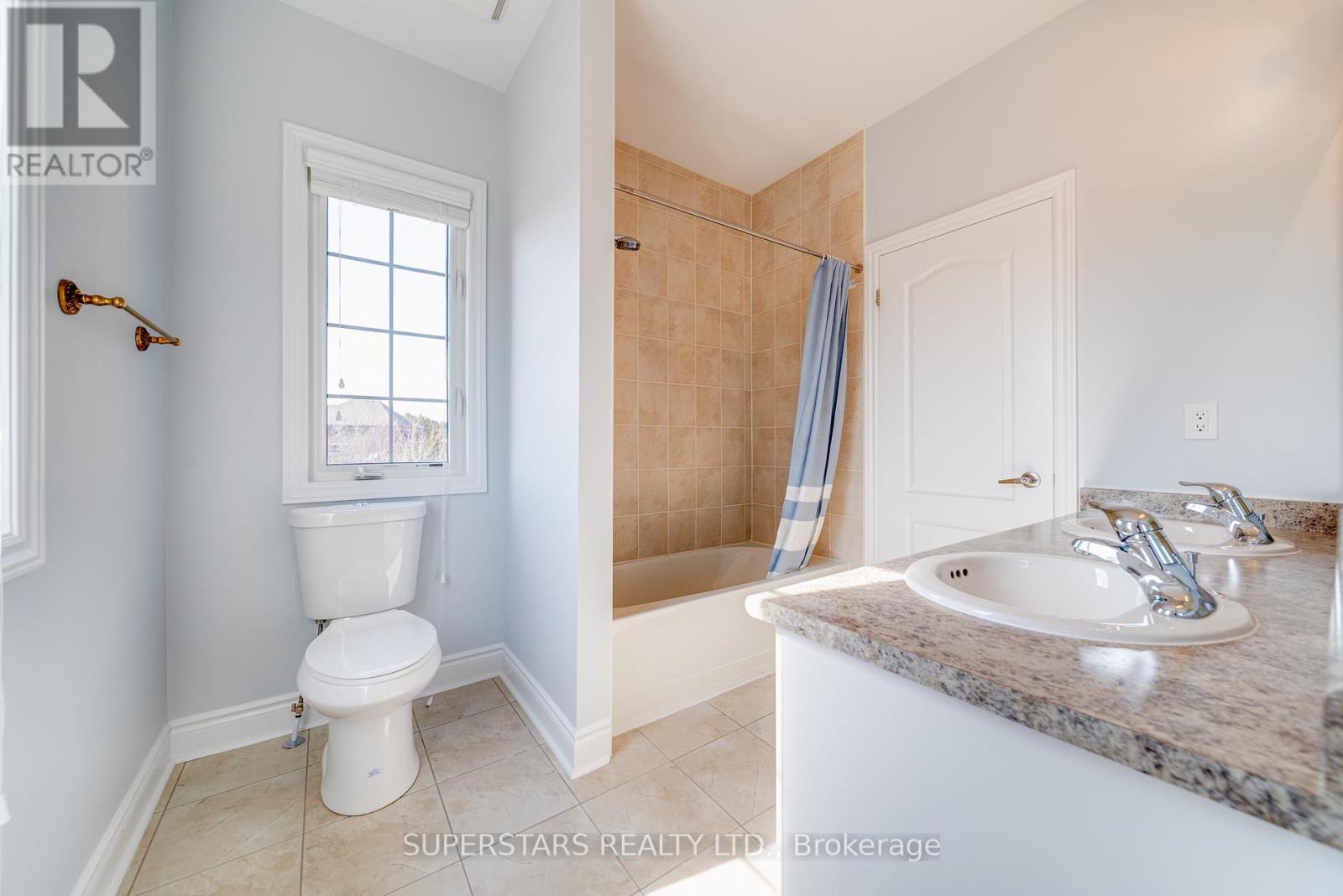 1070 Wilbur Pipher Circle, Newmarket, Ontario  L3X 3H7 - Photo 27 - N12981476