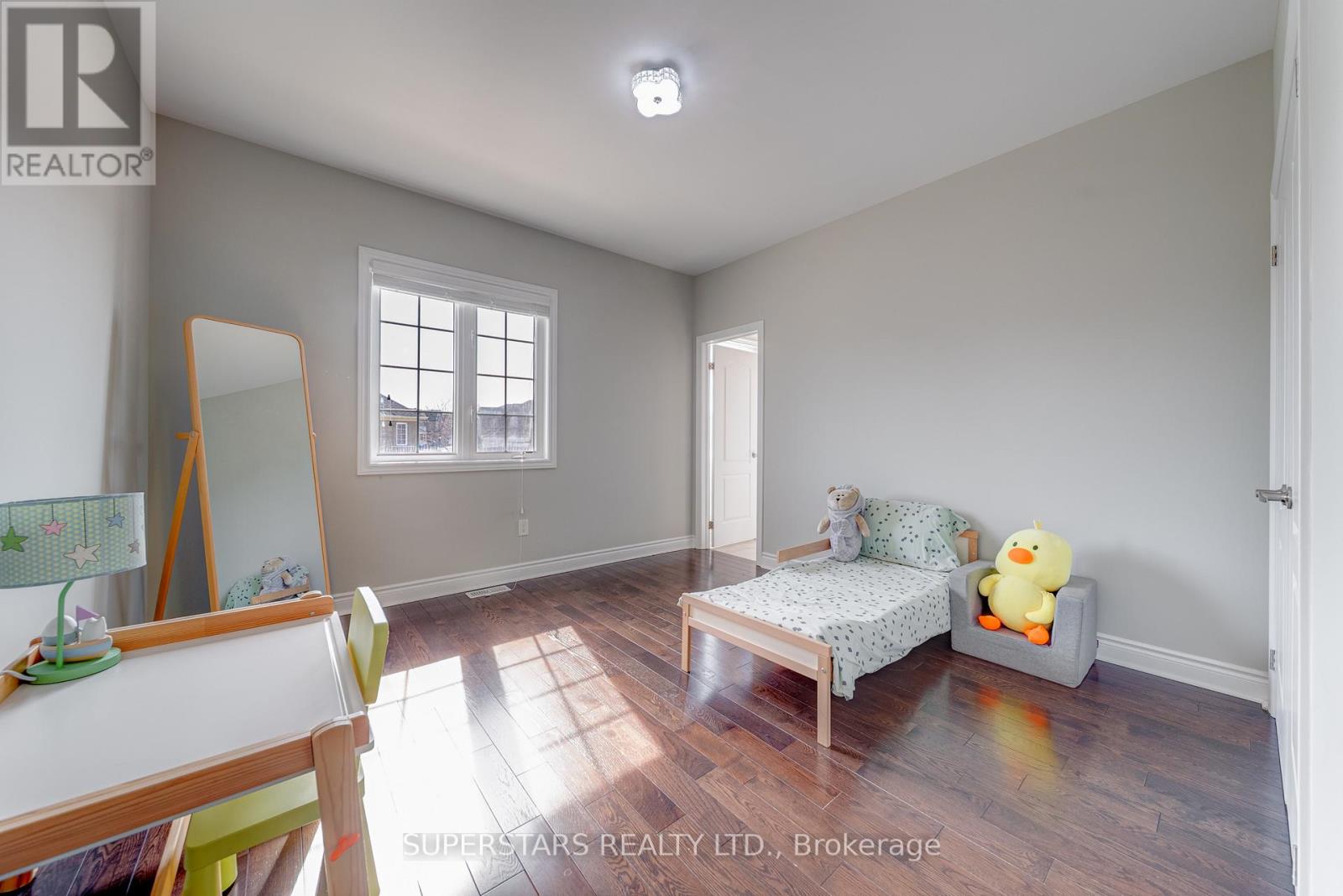 1070 Wilbur Pipher Circle, Newmarket, Ontario  L3X 3H7 - Photo 28 - N12981476