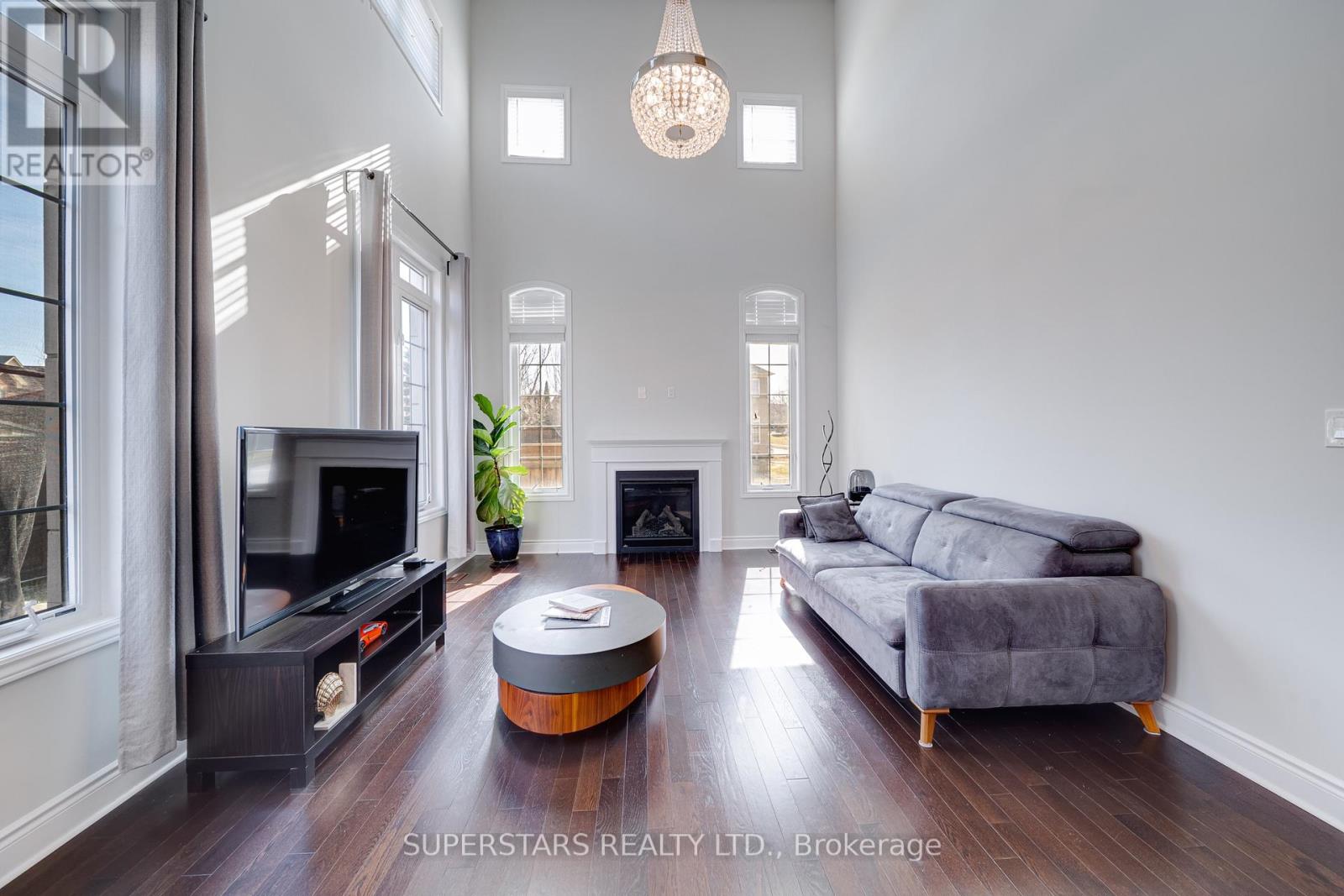 1070 Wilbur Pipher Circle, Newmarket, Ontario  L3X 3H7 - Photo 6 - N12981476