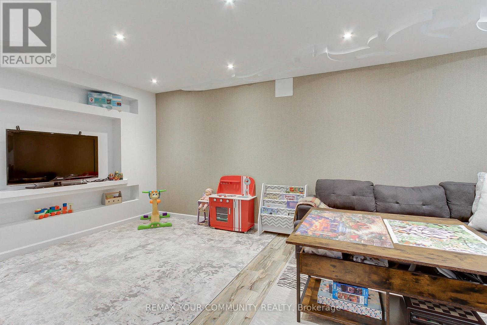 45 Harmony Road, Vaughan, Ontario  L4K 5G5 - Photo 20 - N12981480