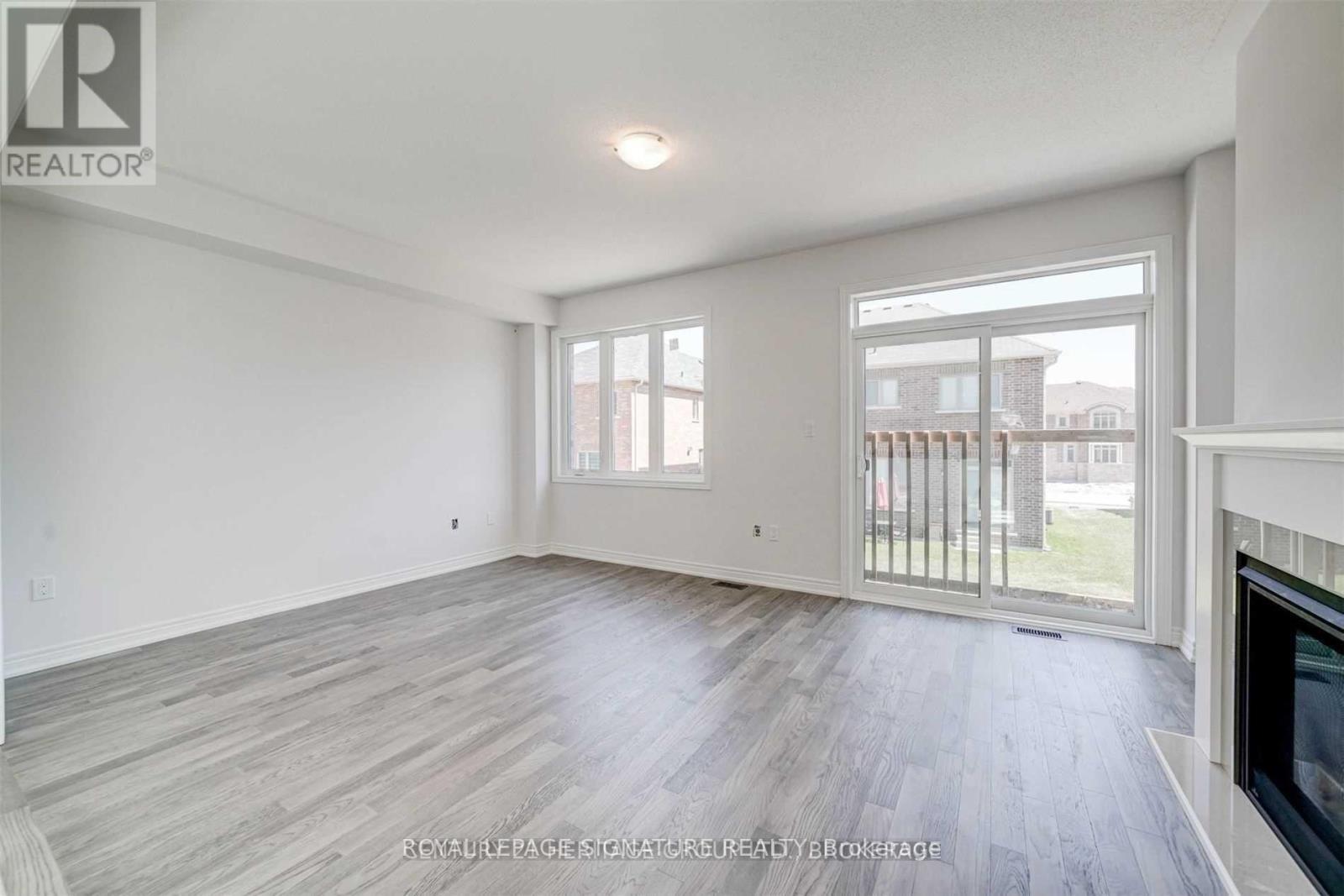 5 Frederick Taylor Way, East Gwillimbury (Mt Albert), Ontario  L0G 1M0 - Photo 13 - N12981482