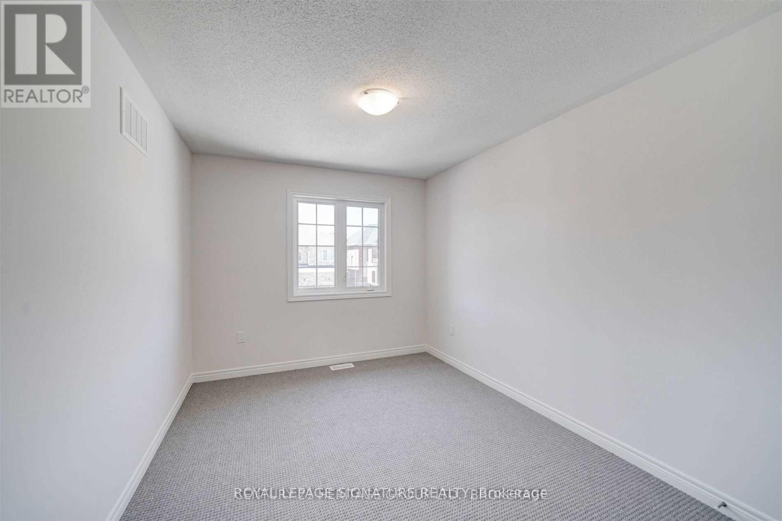 5 Frederick Taylor Way, East Gwillimbury (Mt Albert), Ontario  L0G 1M0 - Photo 17 - N12981482