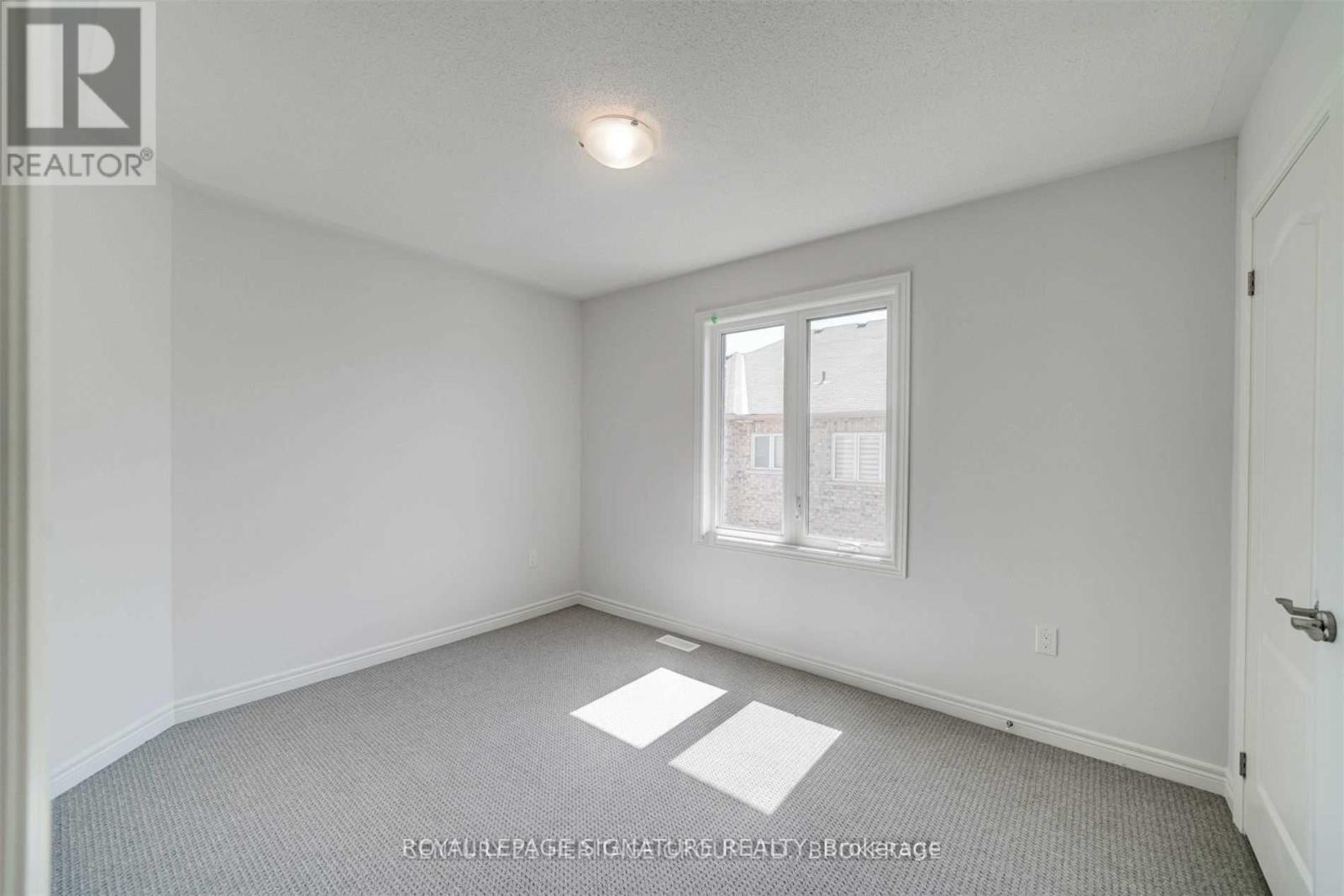 5 Frederick Taylor Way, East Gwillimbury (Mt Albert), Ontario  L0G 1M0 - Photo 21 - N12981482