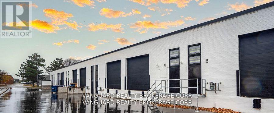 1-2 - 132 Jardin Drive, Vaughan, Ontario  L4K 1X9 - Photo 9 - N12981492