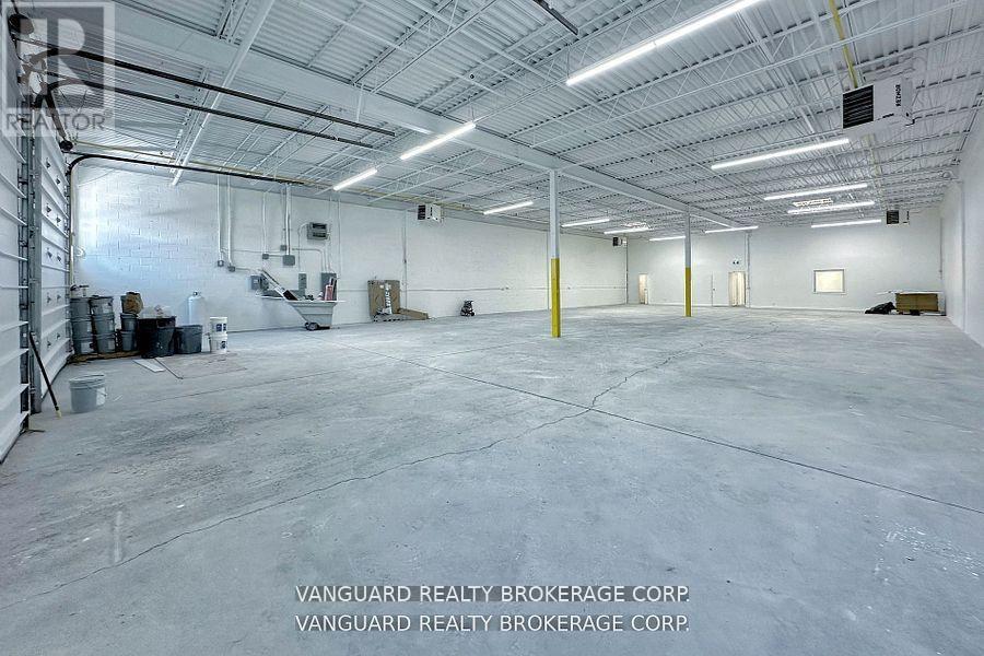 8-9 - 132 Jardin Drive, Vaughan, Ontario  L4K 1X9 - Photo 12 - N12981500