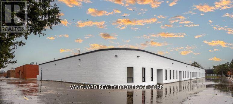 8-9 - 132 Jardin Drive, Vaughan, Ontario  L4K 1X9 - Photo 5 - N12981500