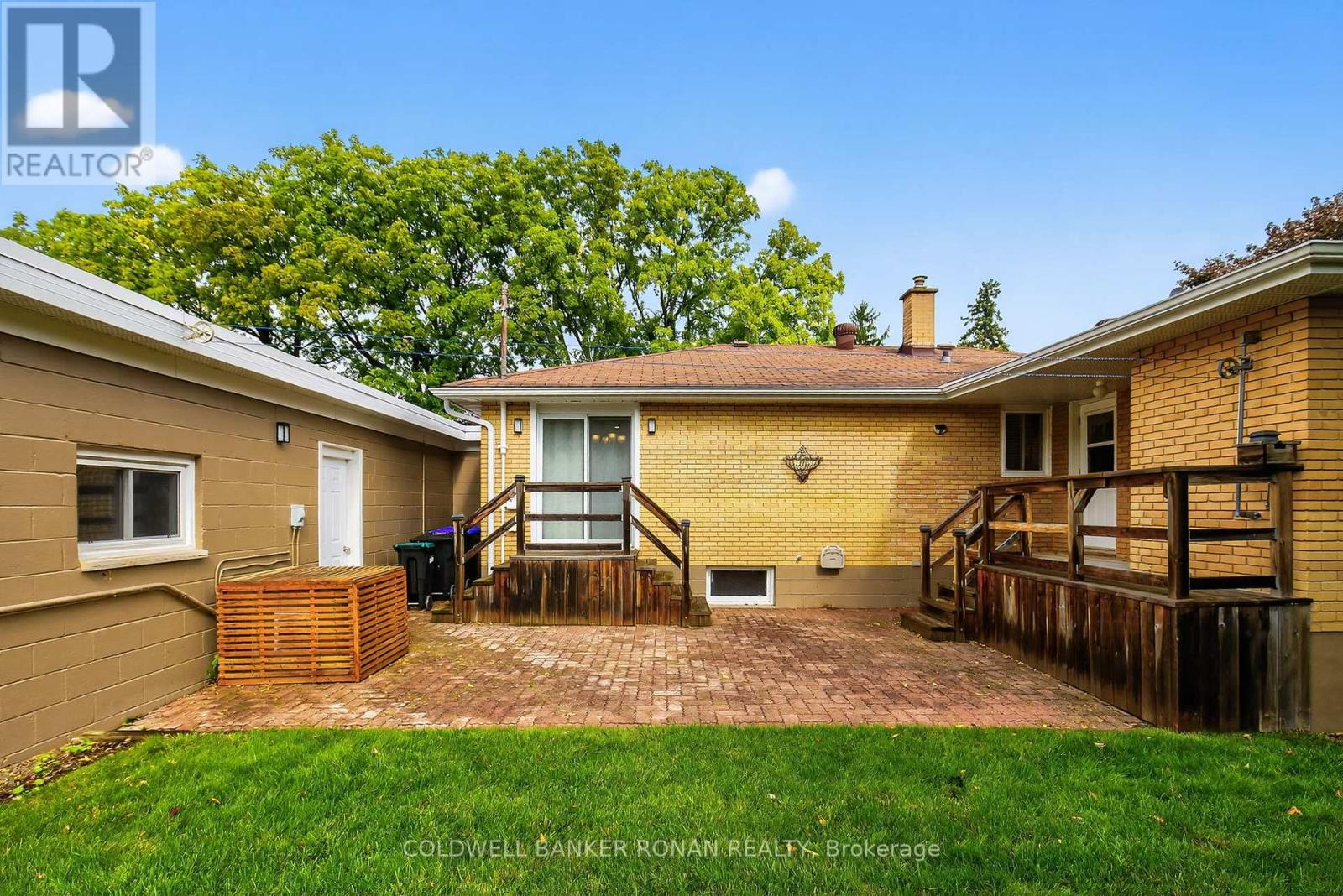 118 Queen Street, Bradford West Gwillimbury (Bradford), Ontario  L3Z 1L3 - Photo 3 - N12981538