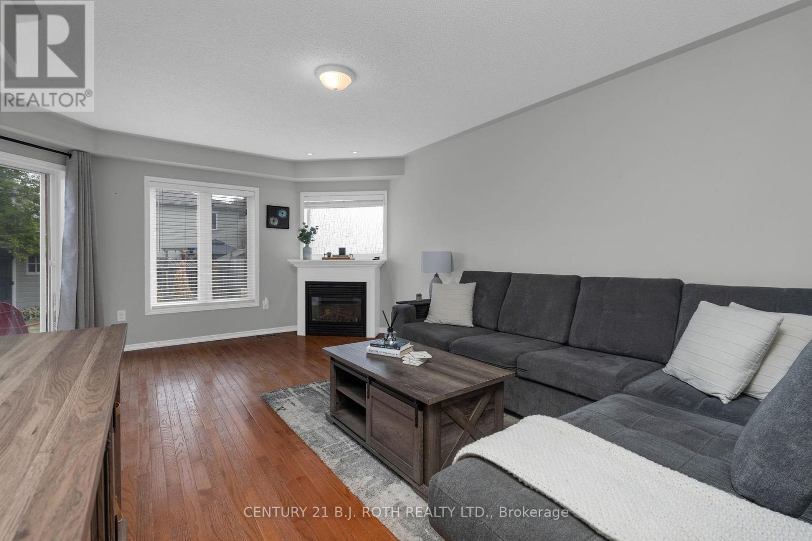 35 Mccann Lane, Essa (Angus), Ontario  L0M 1B4 - Photo 9 - N12981600