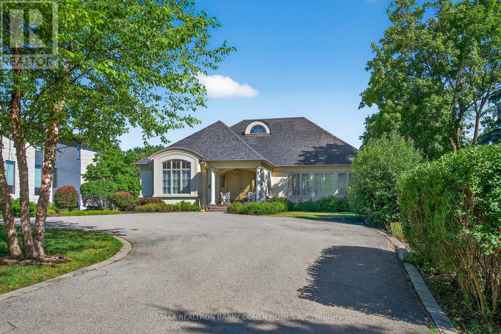 65 Thornbank Road, Vaughan, Ontario  L4J 2A1 - Photo 2 - N12981646