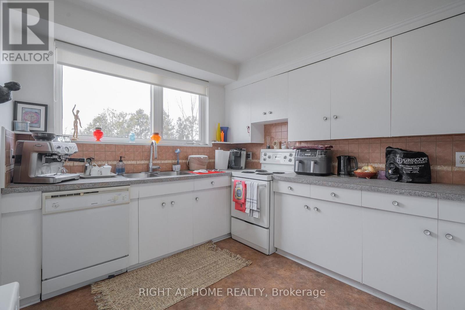 285 Richmond Street, Richmond Hill, Ontario  L4C 3Z2 - Photo 8 - N12981650