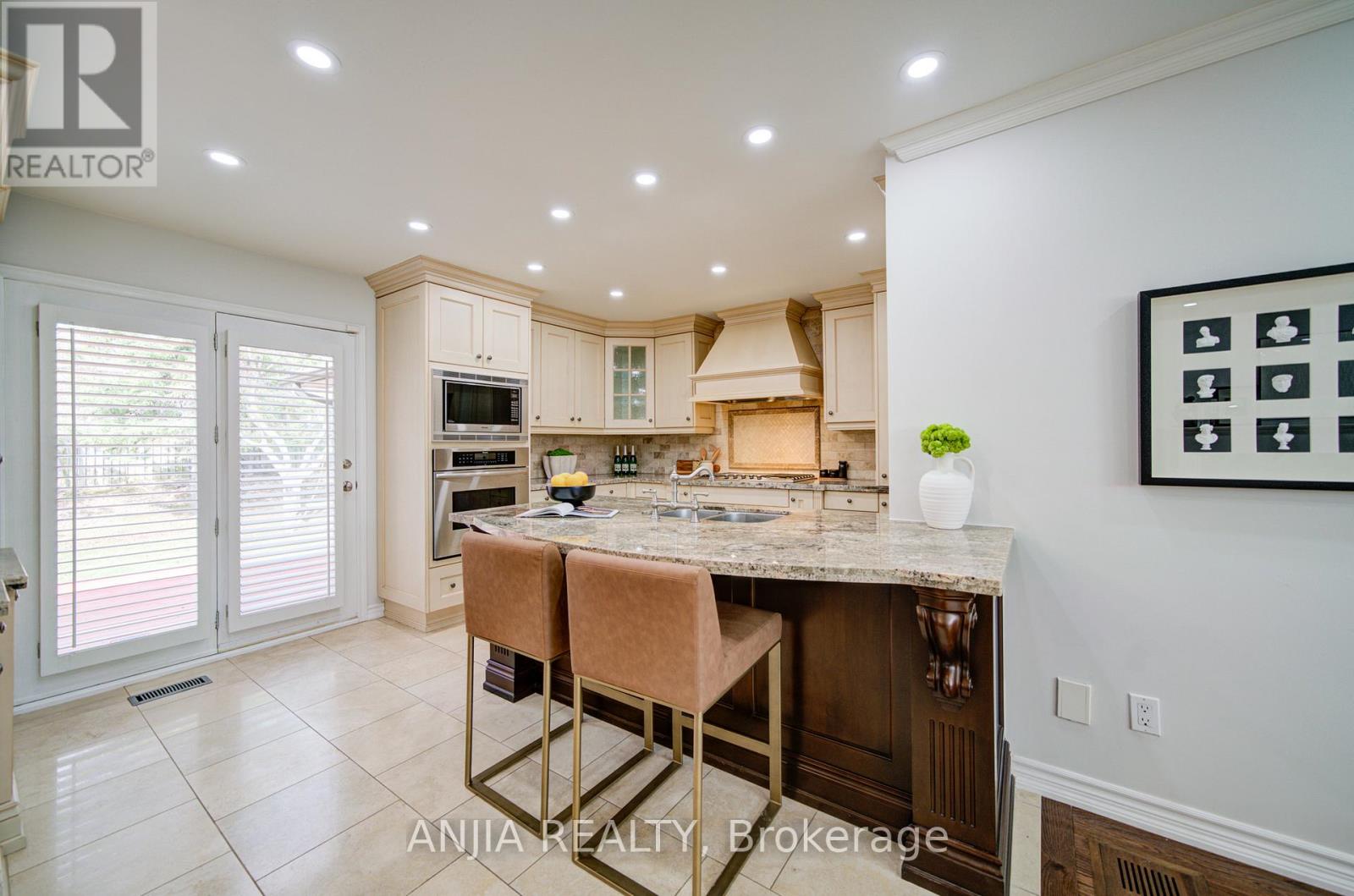 70 Briarwood Road, Markham, Ontario  L3R 2X3 - Photo 14 - N12981678