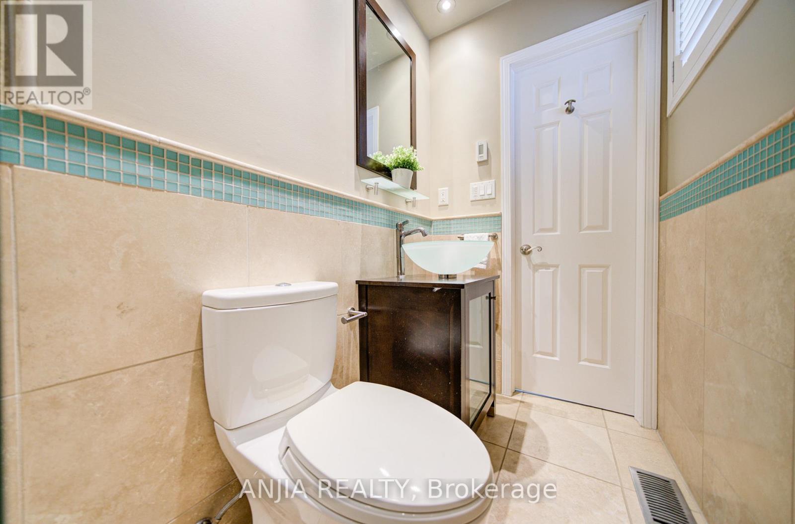 70 Briarwood Road, Markham, Ontario  L3R 2X3 - Photo 29 - N12981678