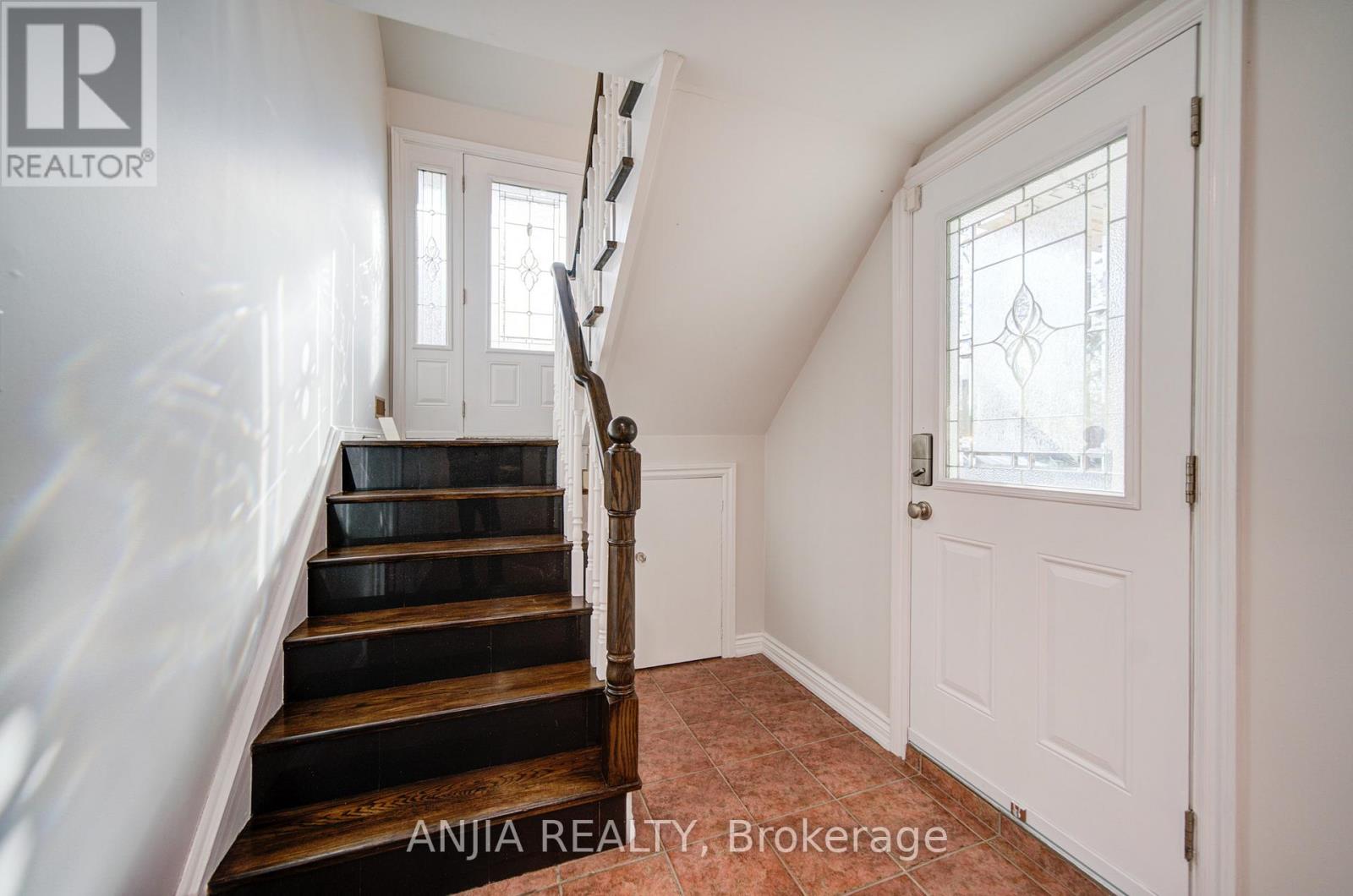 70 Briarwood Road, Markham, Ontario  L3R 2X3 - Photo 31 - N12981678