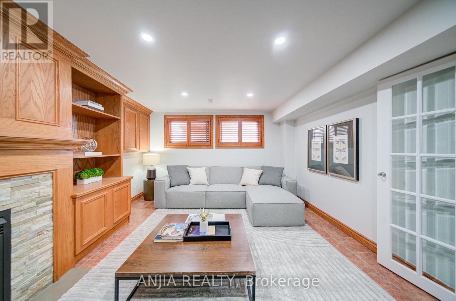 70 Briarwood Road, Markham, Ontario  L3R 2X3 - Photo 34 - N12981678