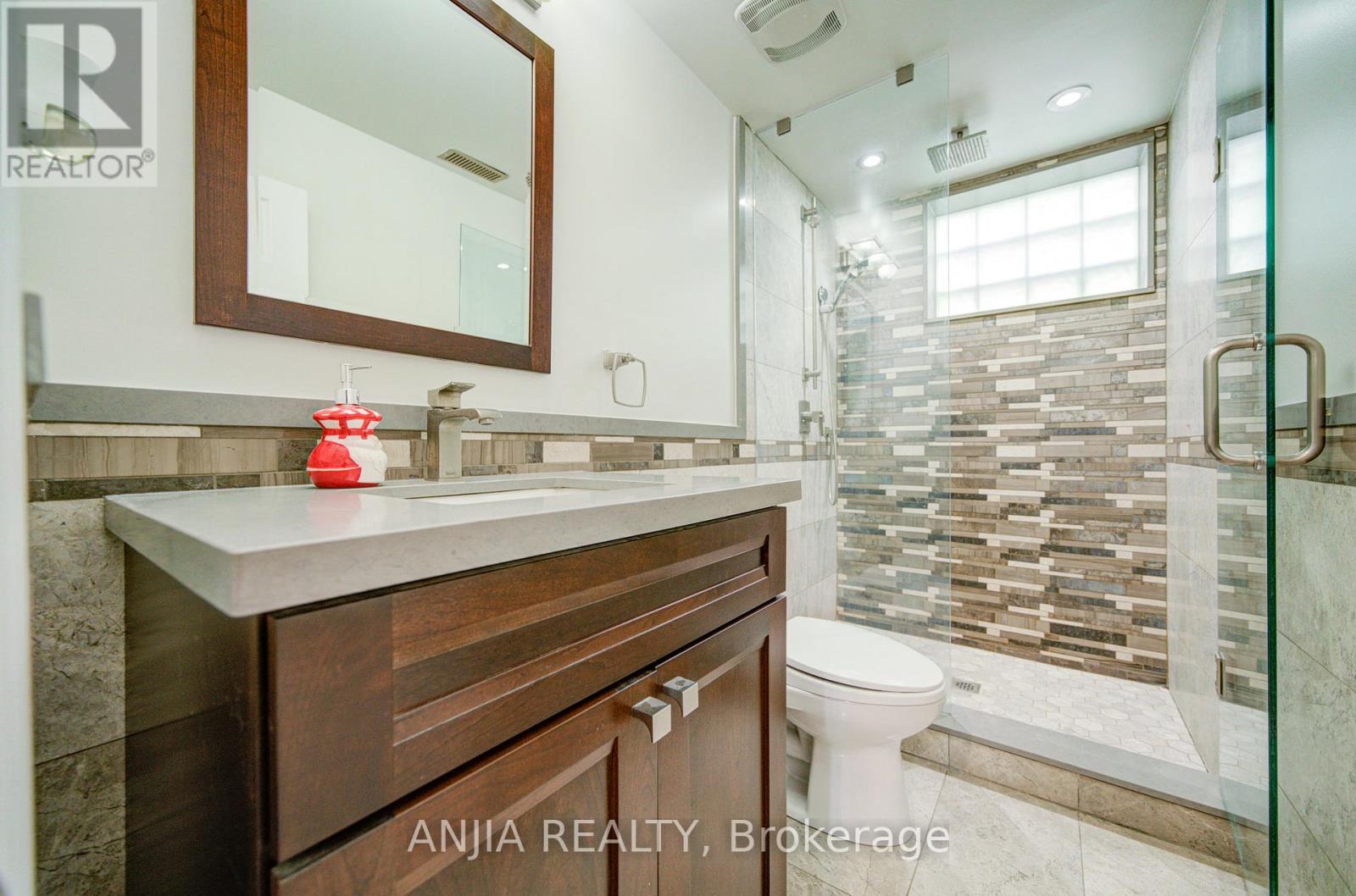 70 Briarwood Road, Markham, Ontario  L3R 2X3 - Photo 38 - N12981678