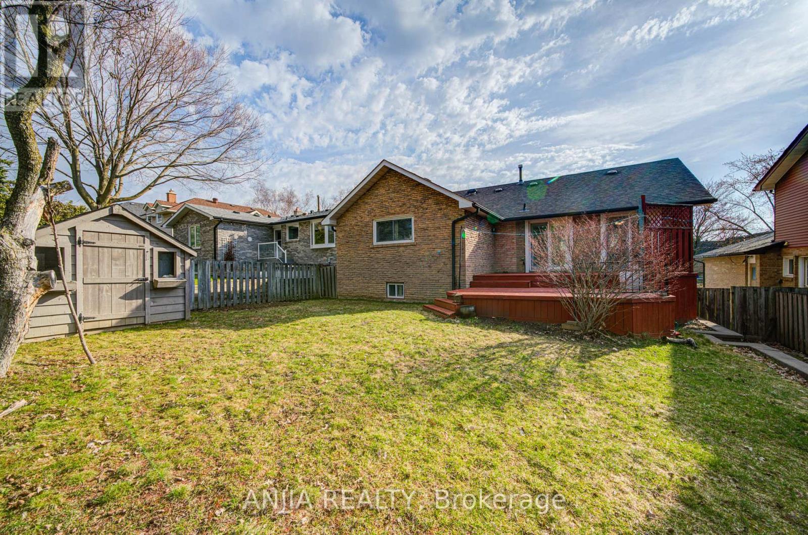 70 Briarwood Road, Markham, Ontario  L3R 2X3 - Photo 43 - N12981678