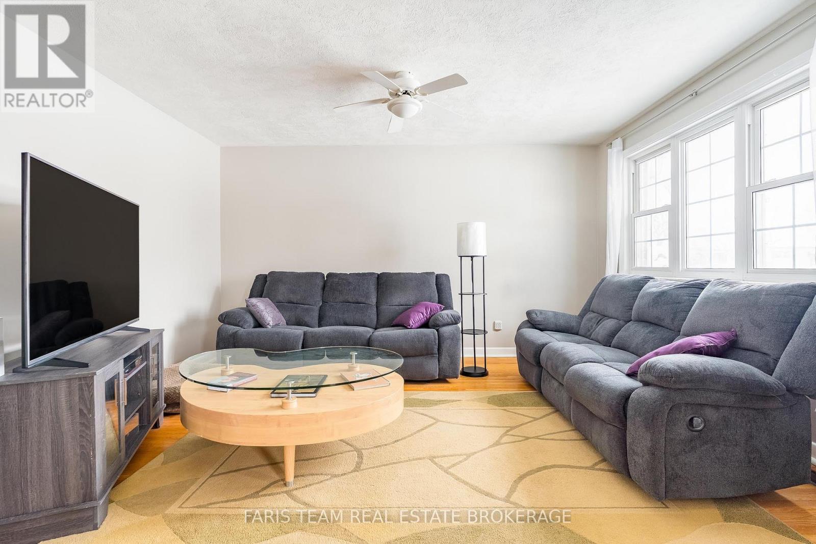 18 Newton Street, Barrie, Ontario  L4M 3N3 - Photo 12 - S12981316