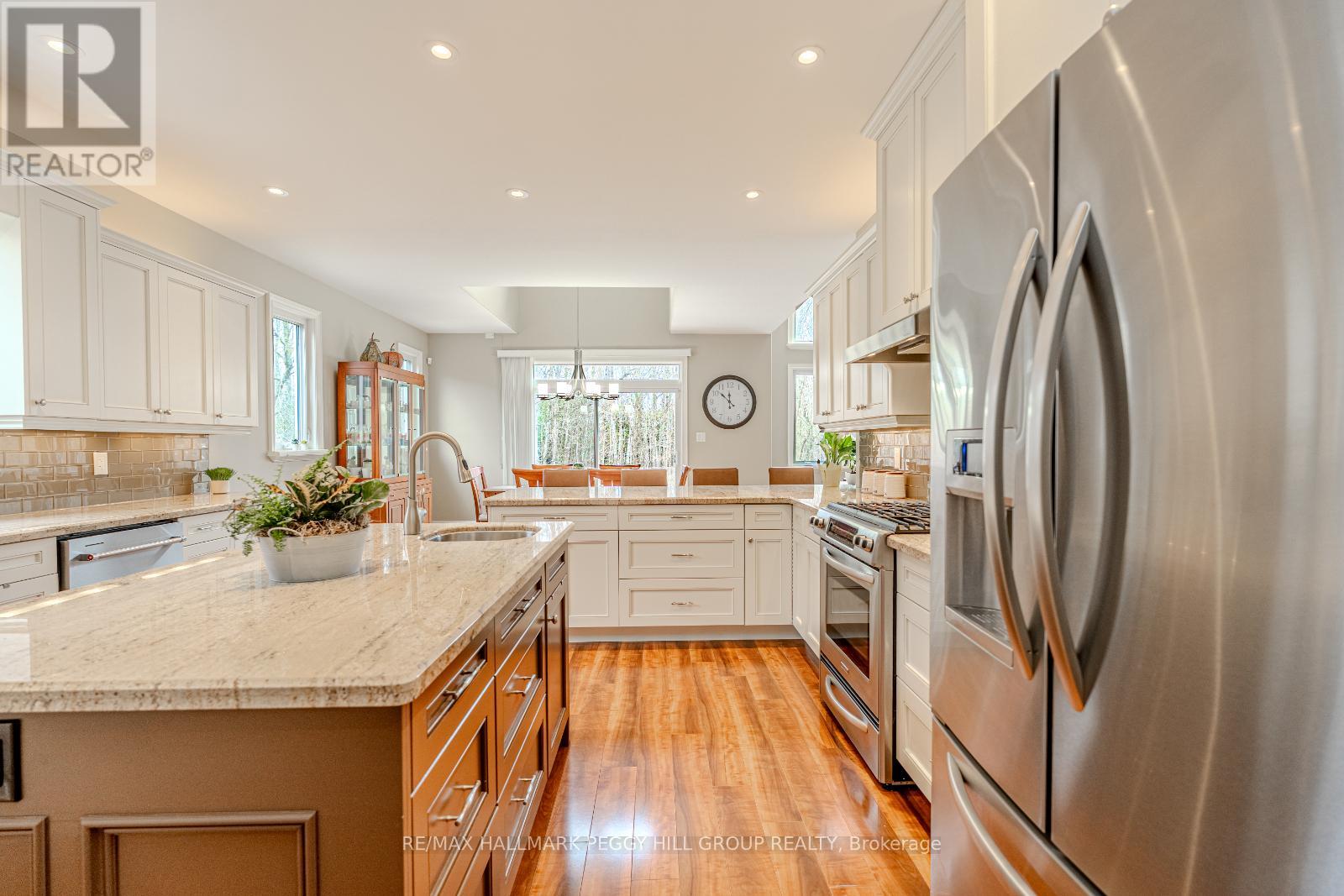 2 Sumach Court, Wasaga Beach, Ontario  L9Z 0A8 - Photo 5 - S12981340